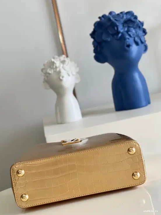WIS LOUIS CAPUCINES BB VUITTON 0706